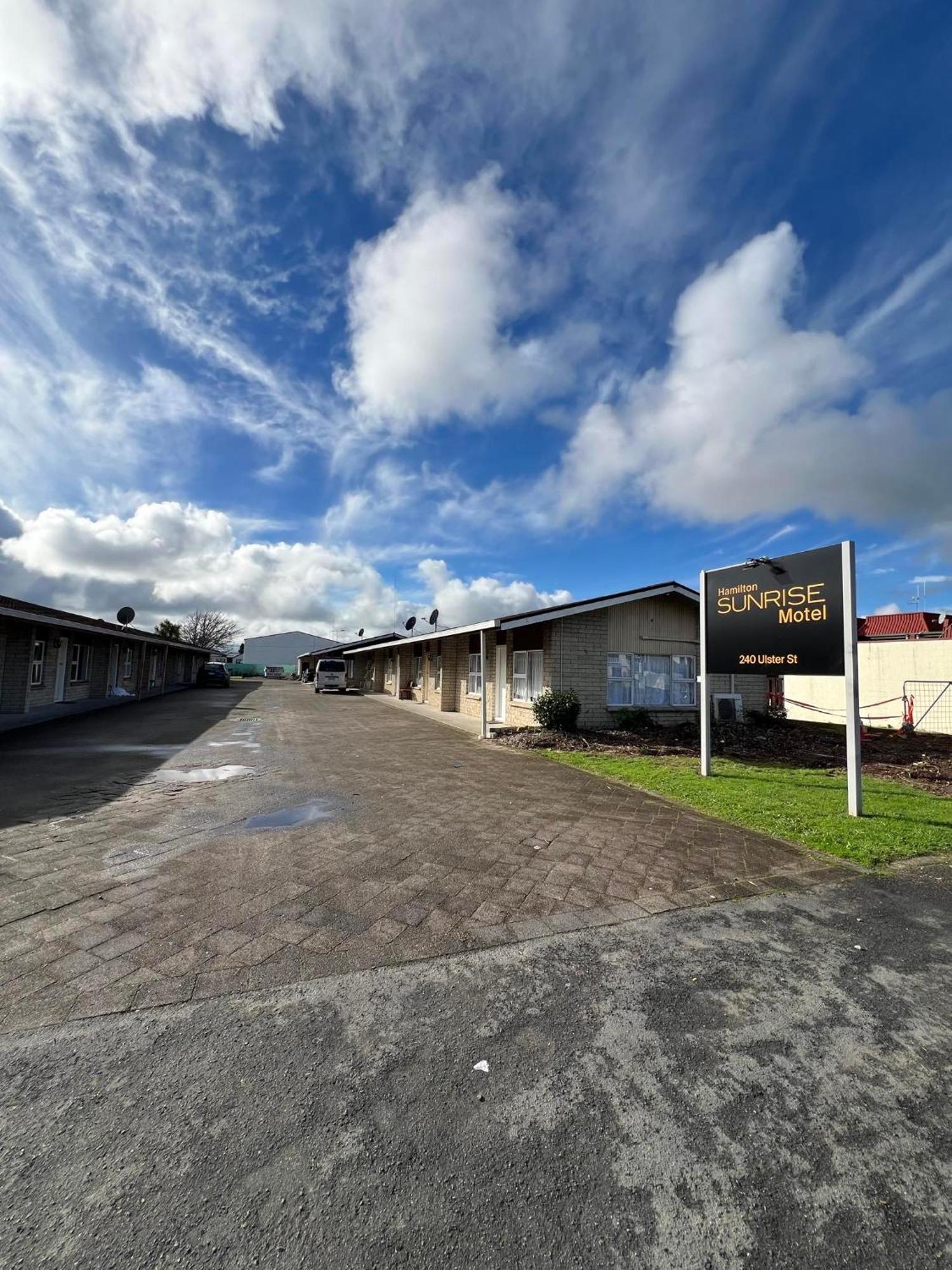 Hamilton Sunrise Motel Экстерьер фото